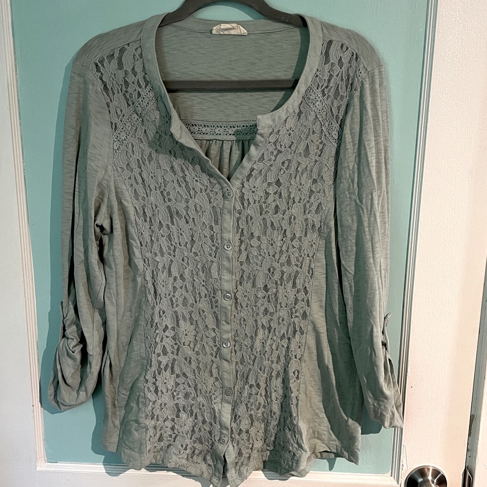 Stretchy lace top